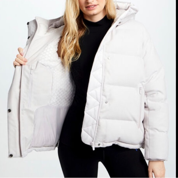 NWT Lululemon Wunder Puff Jacket 8, sadly did not fit me, - Picture 4 of 16